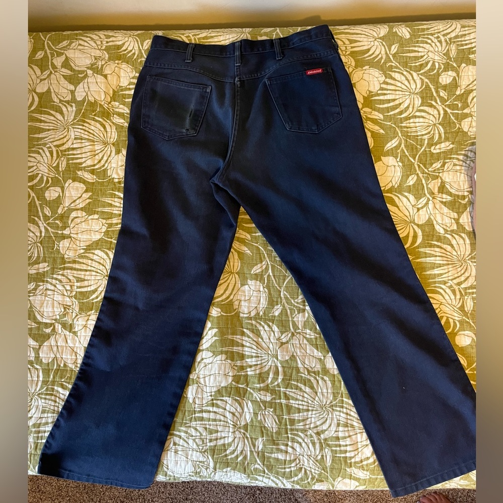 Old Dickies (Size≈34x28)